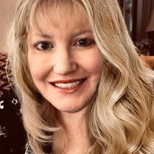 Meet your Posher, Dana